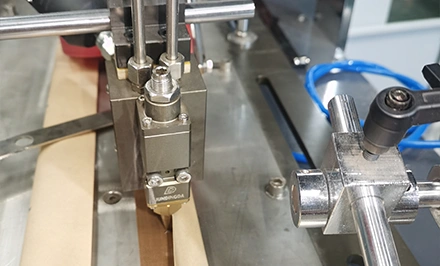 Hot melt gun